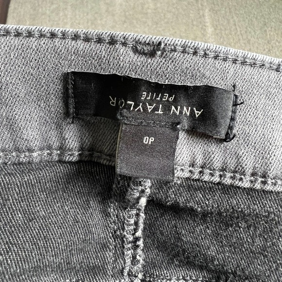 Ann Taylor Women's Gray Jeans Size 0 Petite Skinny Leg Low Rise Stretch Denim - Picture 5 of 7